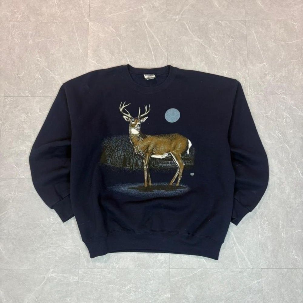 90's Navy blue vintage deer sweatshirt winterwear